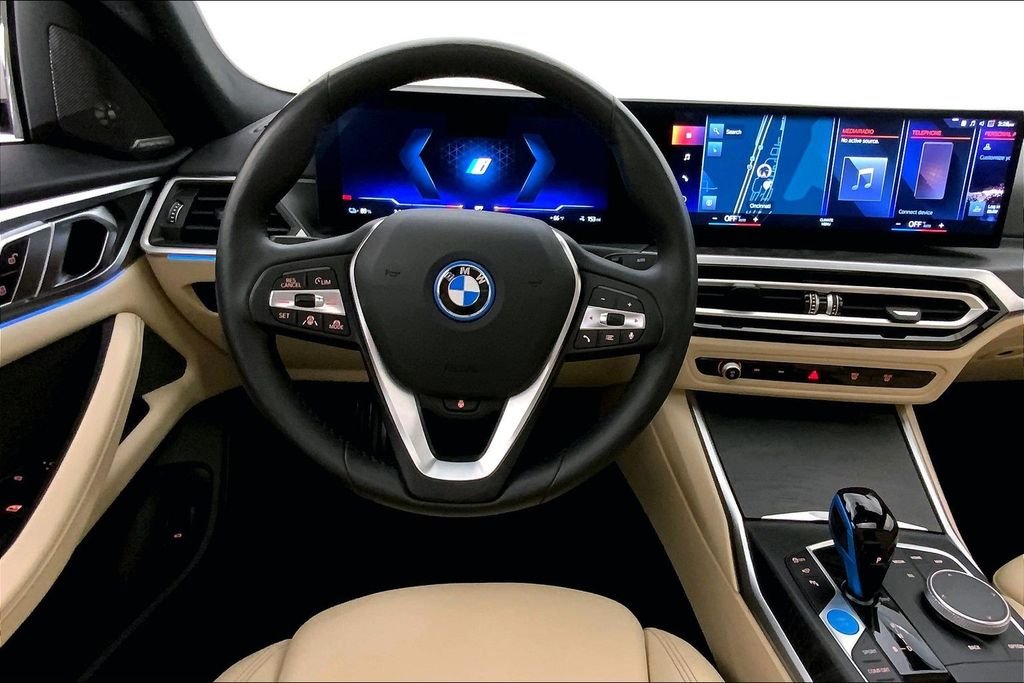 Used 2023 Mineral White Metallic BMW  image 4
