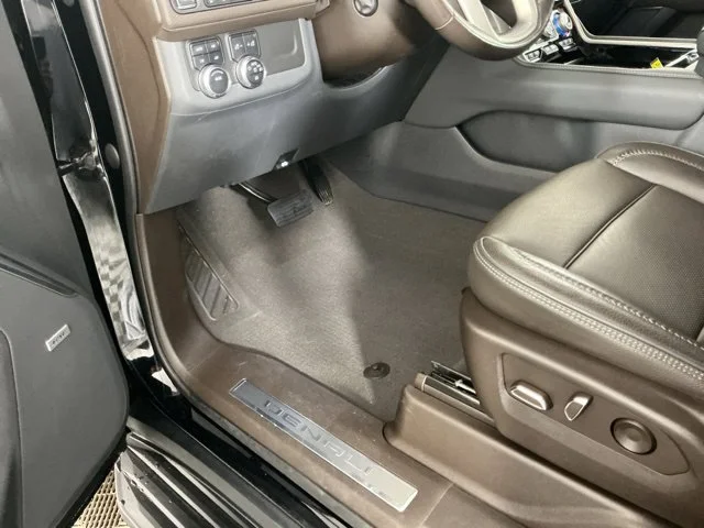 Used 2022 Black GMC Denali image 15