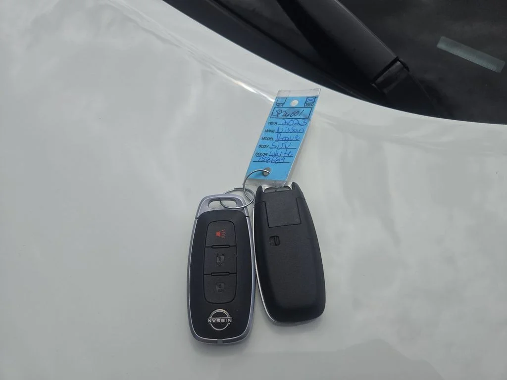 Used 2023 White Nissan S image 37