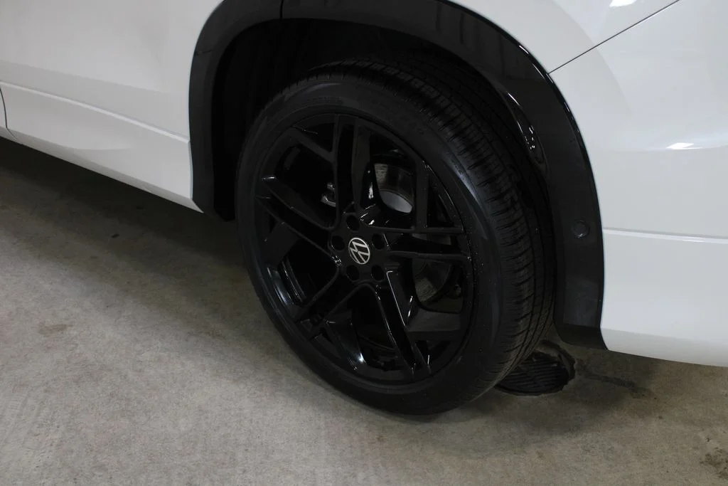 New 2026 White Volkswagen 2.0T SE R-Line Black image 29