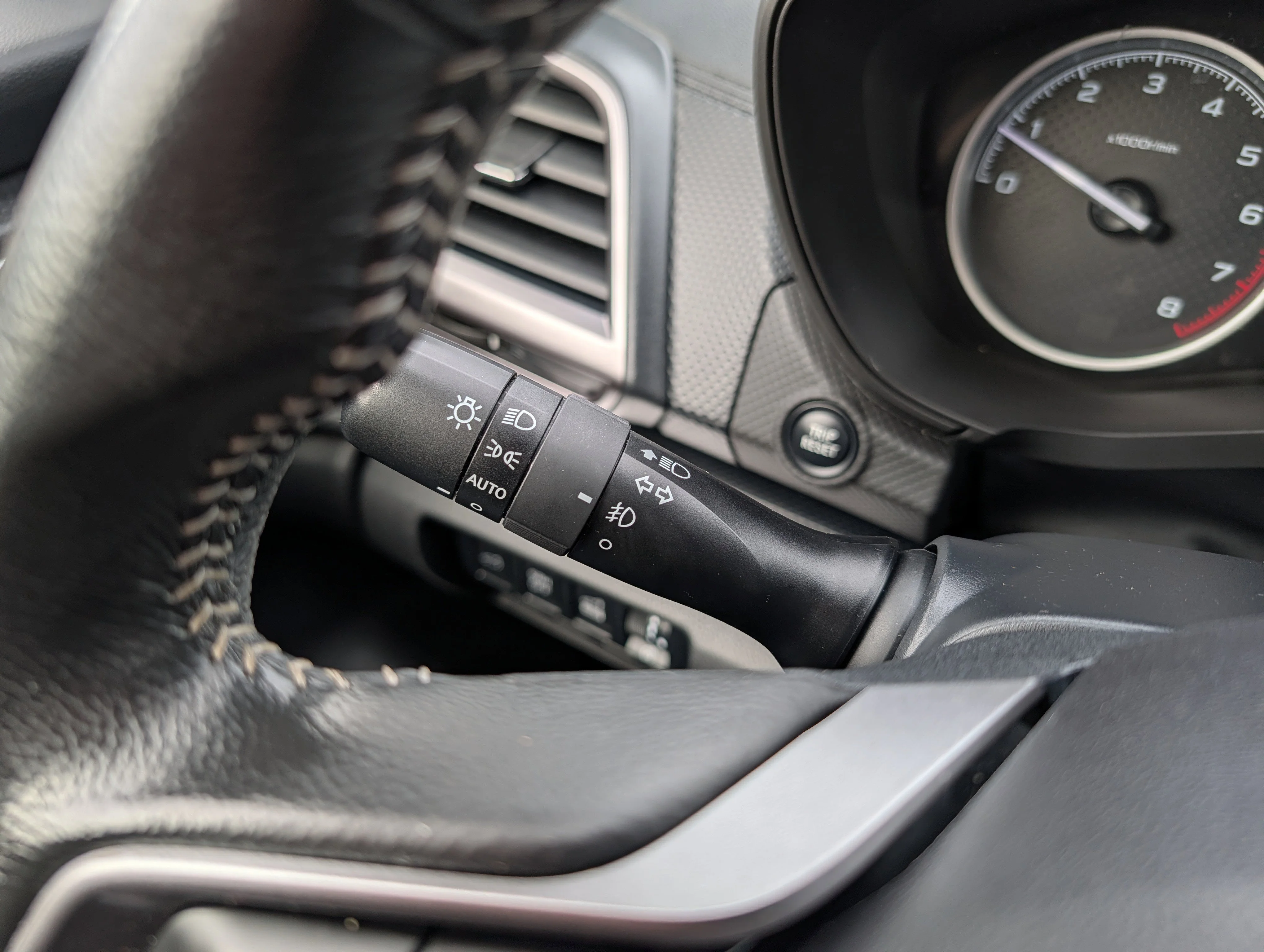 Used 2024 Ice Silver Metallic Subaru Premium image 31