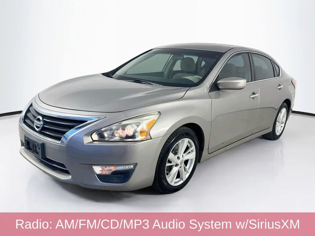 Used 2013 Beige Nissan 2.5 SV image 3