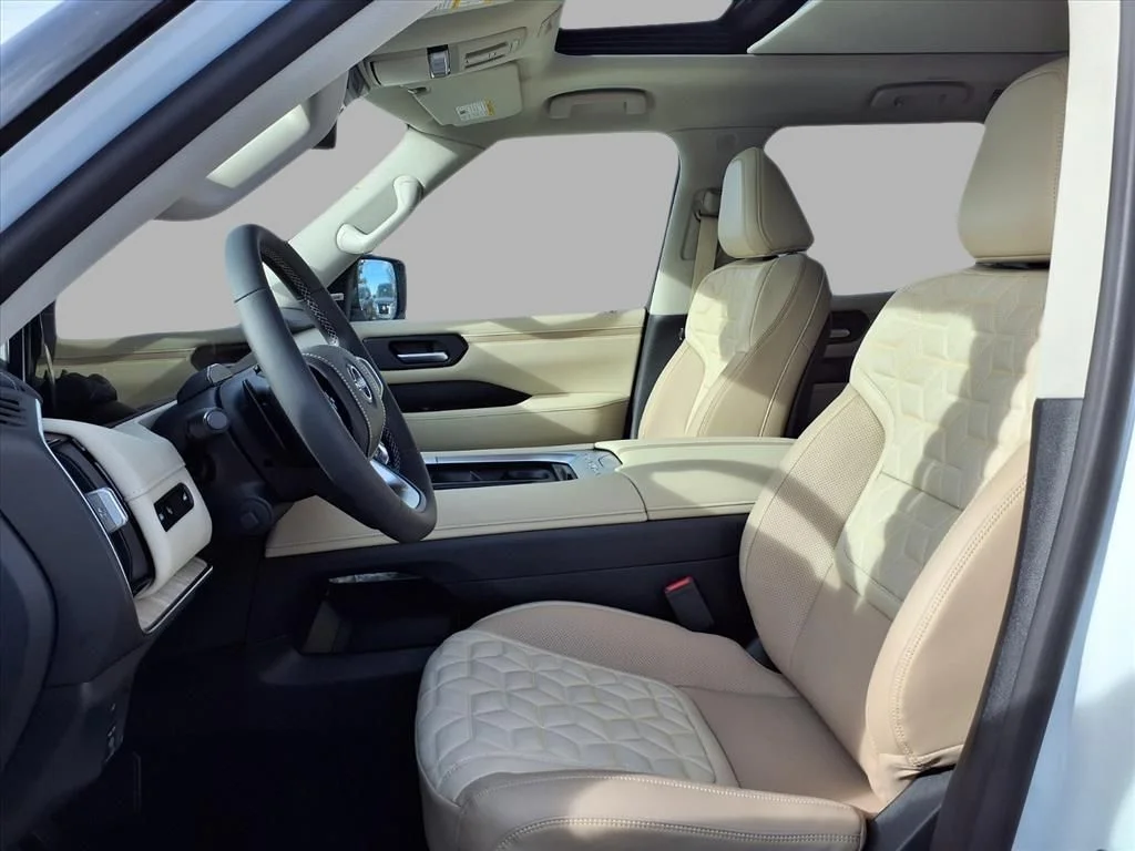 New 2026 Everest White TriCoat Nissan Platinum Reserve image 21
