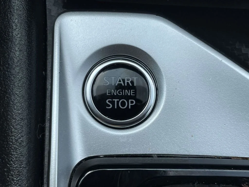 Used 2025 Silver Nissan 2.5 SV image 35