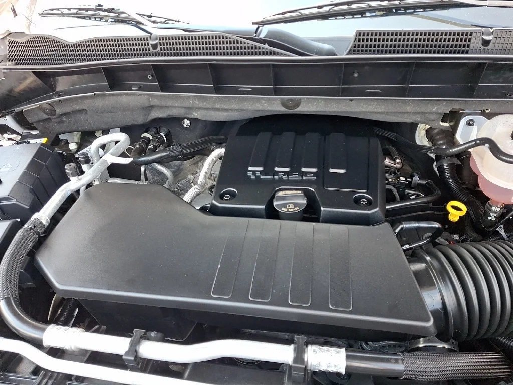 Used 2026 Summit White GMC Elevation image 30