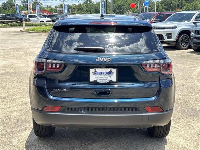 New 2026 Fathom Blue Pearl-Coat Exterior Paint Jeep Latitude image 5