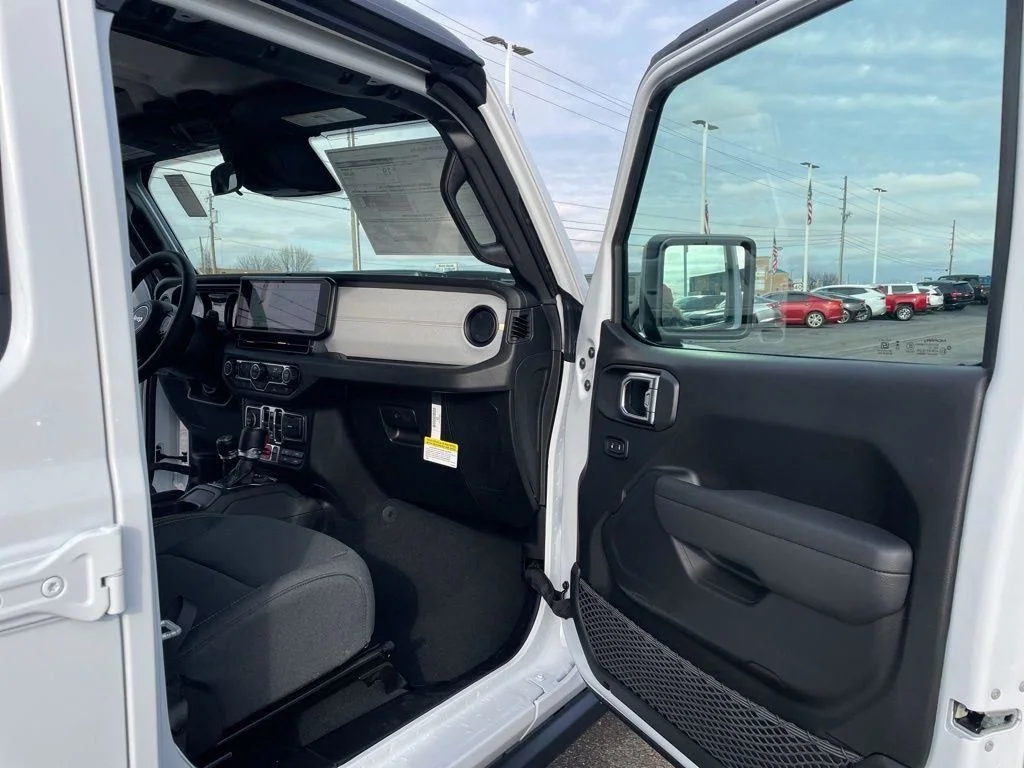 New 2026 Bright White Clear-Coat Exterior Paint Jeep Willys image 36