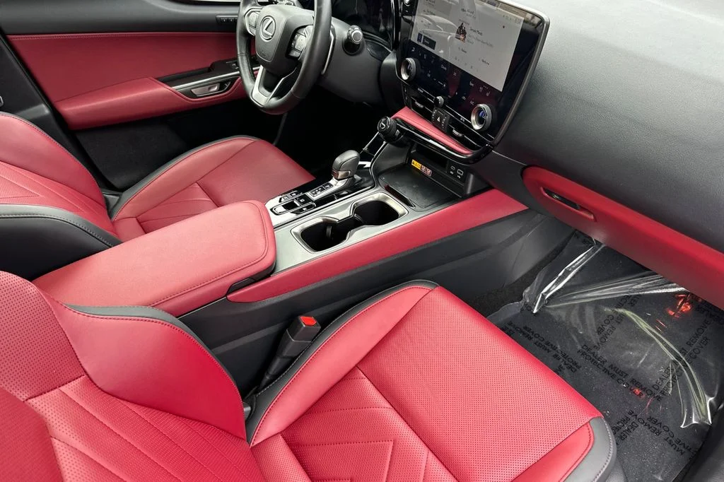 2025 Lexus NX Hybrid 350h - Photo 18