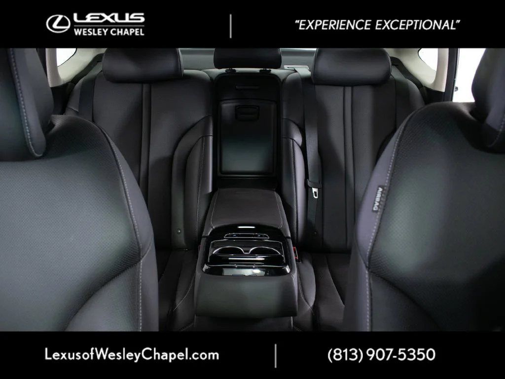 Used 2024 White Genesis 2.5T image 14