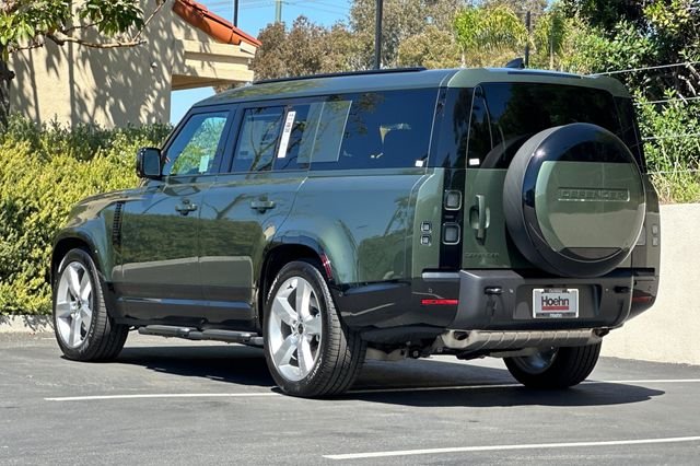 New 2026 Green Land Rover X-Dynamic SE image 3