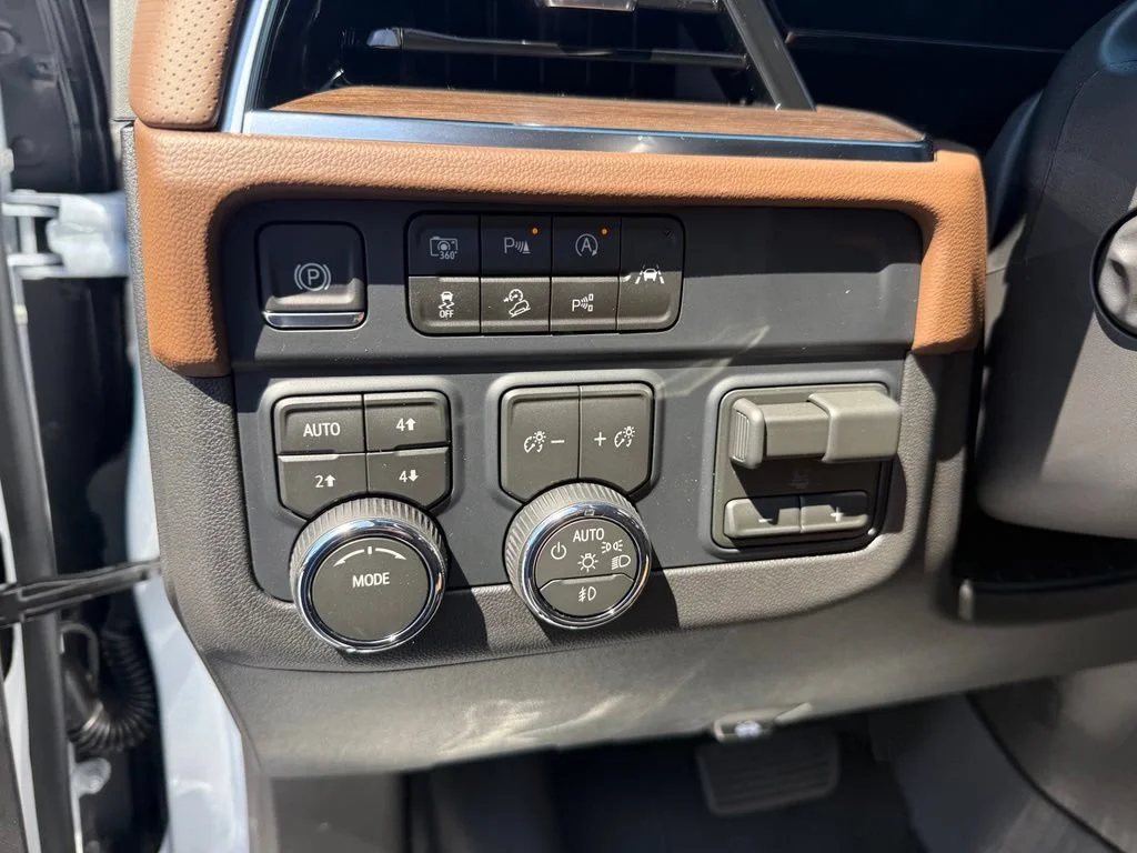 New 2026 Polar White Tricoat Chevrolet High Country image 20