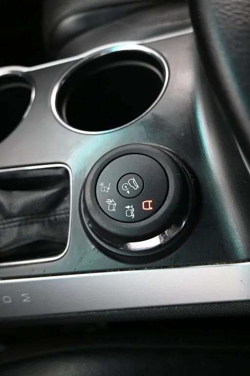 Used 2013 Black Ford Limited image 21