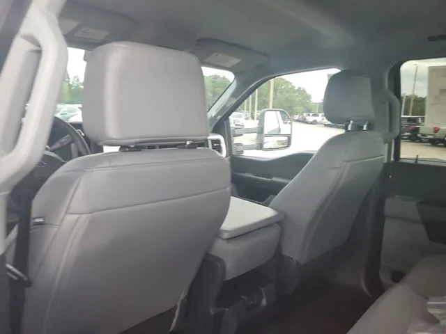 New 2026 Oxford White Ford XL image 13