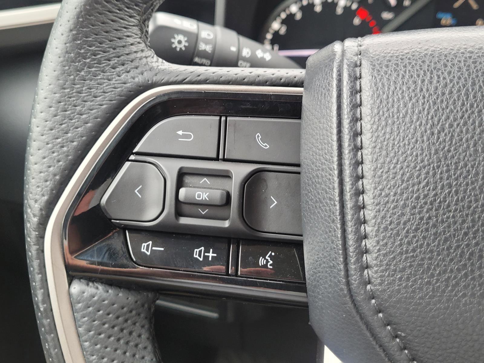 Used 2022 Pearl Toyota Limited image 9