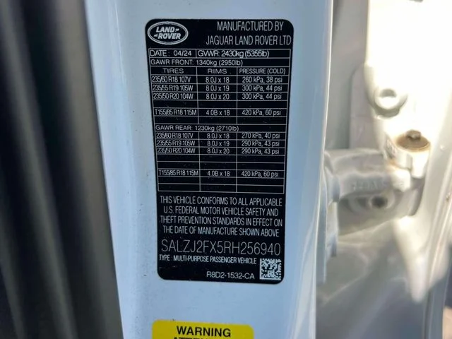 Used 2024 White Land Rover S image 25