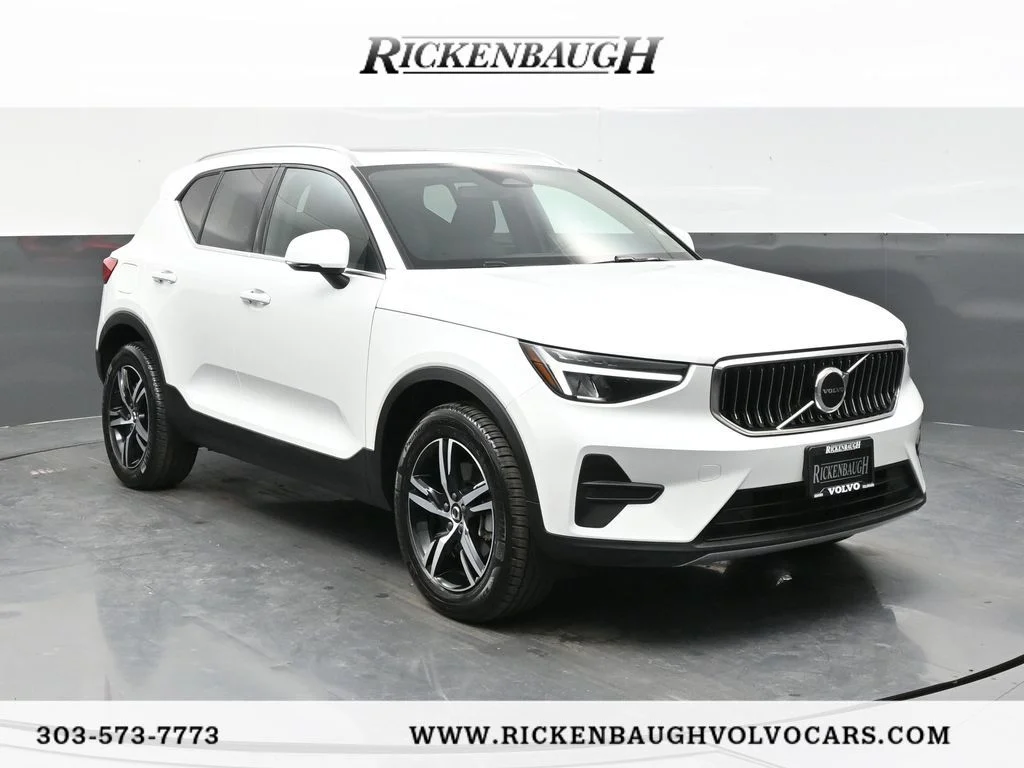 2025 Volvo XC40 B5 Core Bright AWD's photo