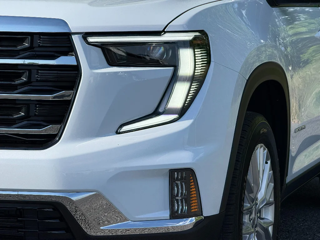 2026 GMC Acadia Elevation - Photo 13