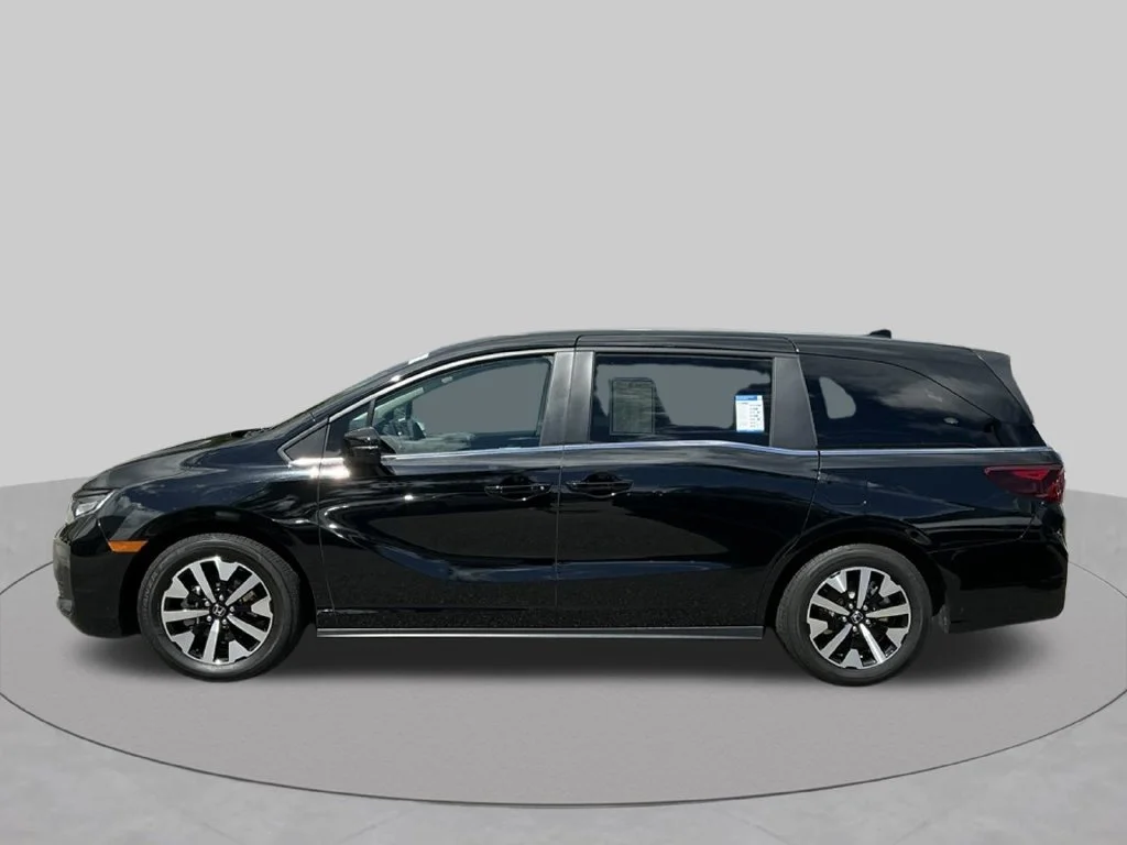 Used 2025  Honda EX-L image 3