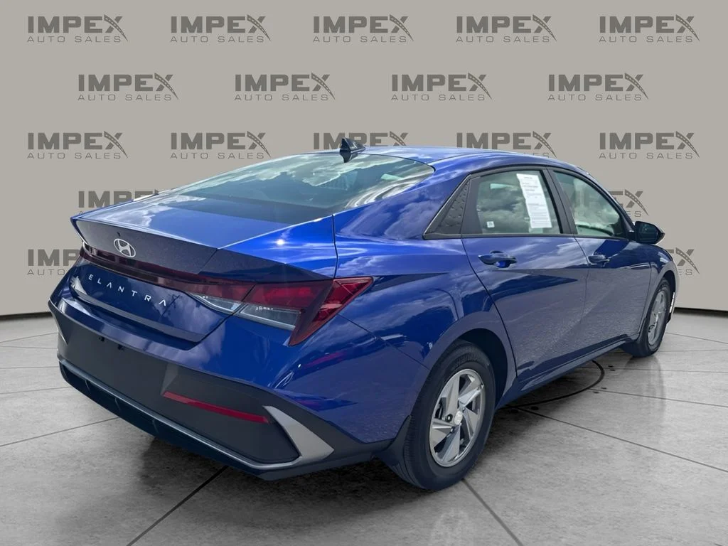 Used 2026 Blue Hyundai SE image 3