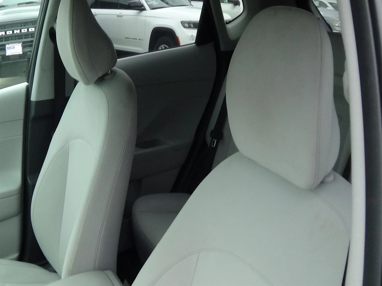 Used 2025 Abyss Black Pearl (a2b) Hyundai SEL image 16