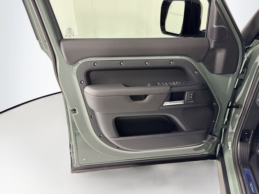 New 2026 Keswick Green Land Rover Trophy Edition Deep Sandglow image 26