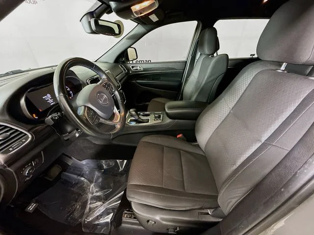 Used 2020 Gray Jeep Laredo image 19