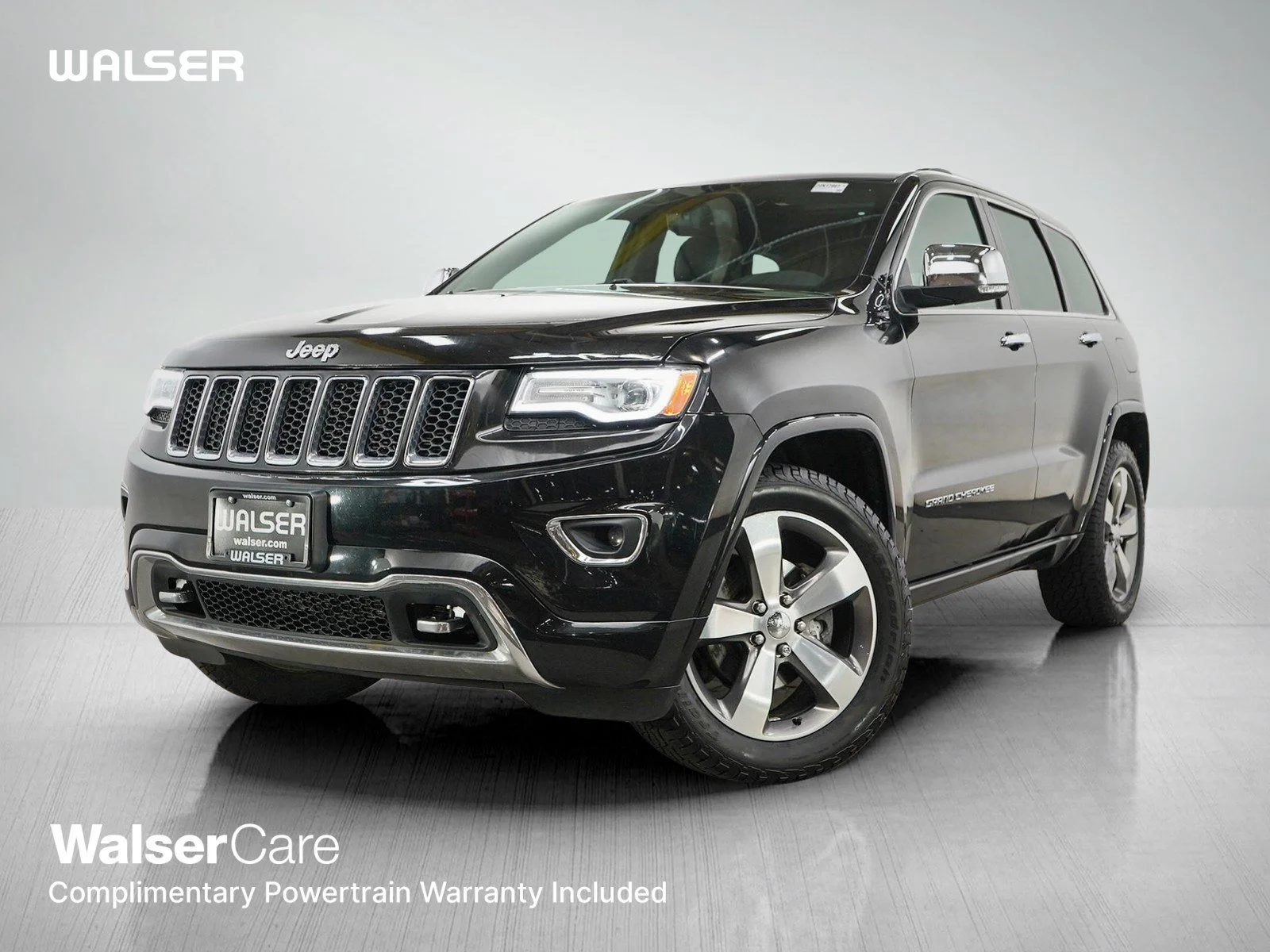 Used 2016 Brilliant Black Crystal Pearlcoat Jeep Overland image 1