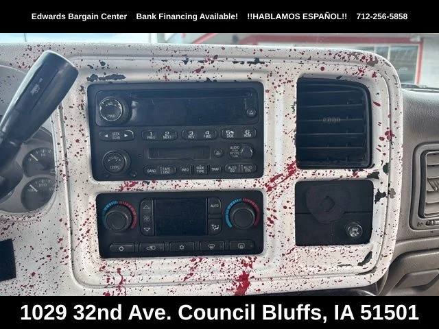 Used 2005 Silver GMC Denali image 17