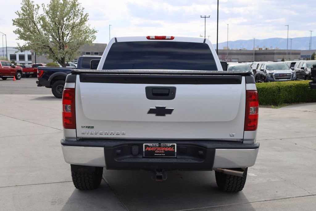 Used 2011 Sheer Silver Metallic Chevrolet LT image 5