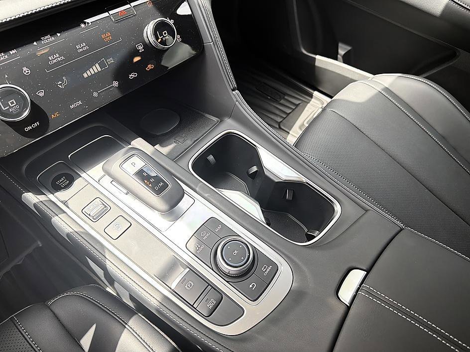 New 2027 Mineral Black INFINITI LUXE image 18