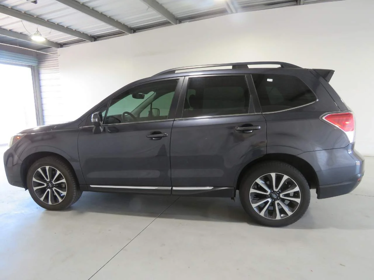 Used 2018 Crystal Black Silica Subaru 2.0XT Touring image 8