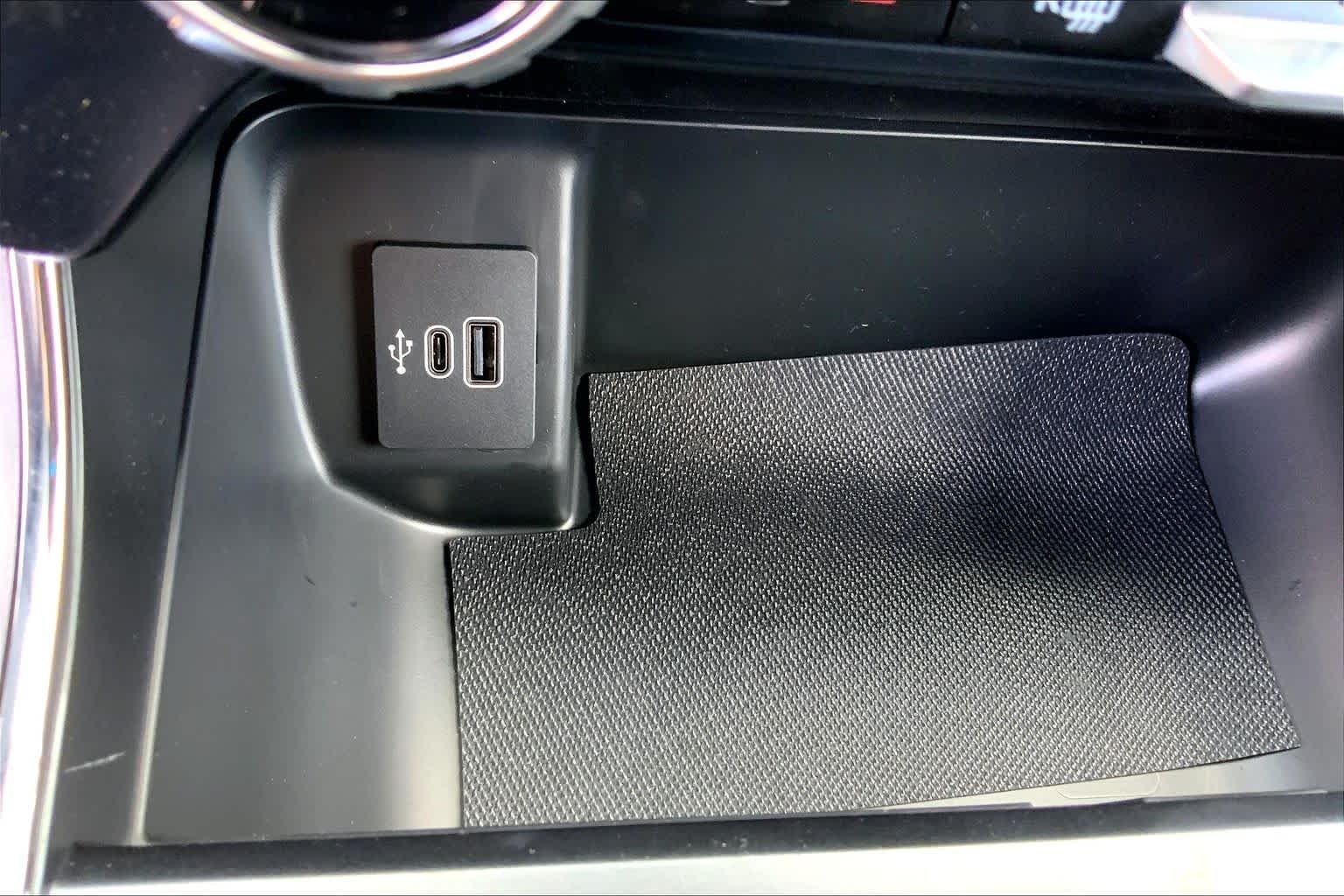 New 2026 Carbonized Gray Metallic Ford XLT image 19