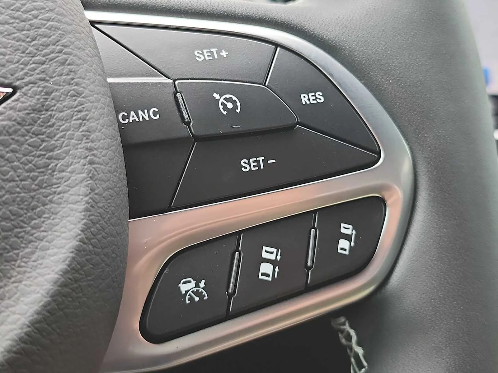 2026 Chrysler Voyager LX - Photo 28