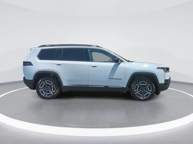 New 2026 Bright White Clear-Coat Exterior Paint Jeep Laredo image 9
