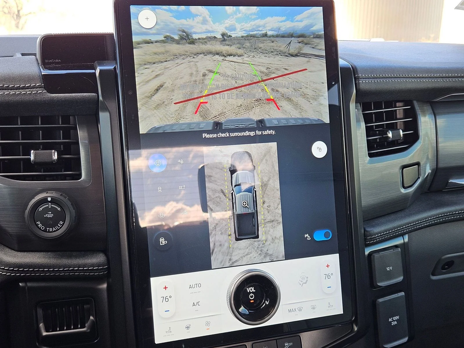 2025 Ford F-150 Lightning Flash - Photo 17