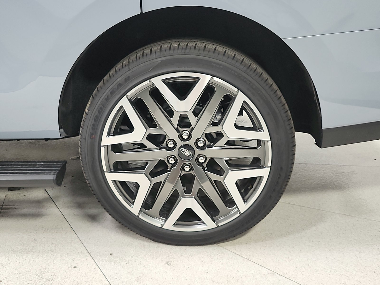 New 2027 Glacier Gray Metallic Tri-Coat Ford Platinum image 58