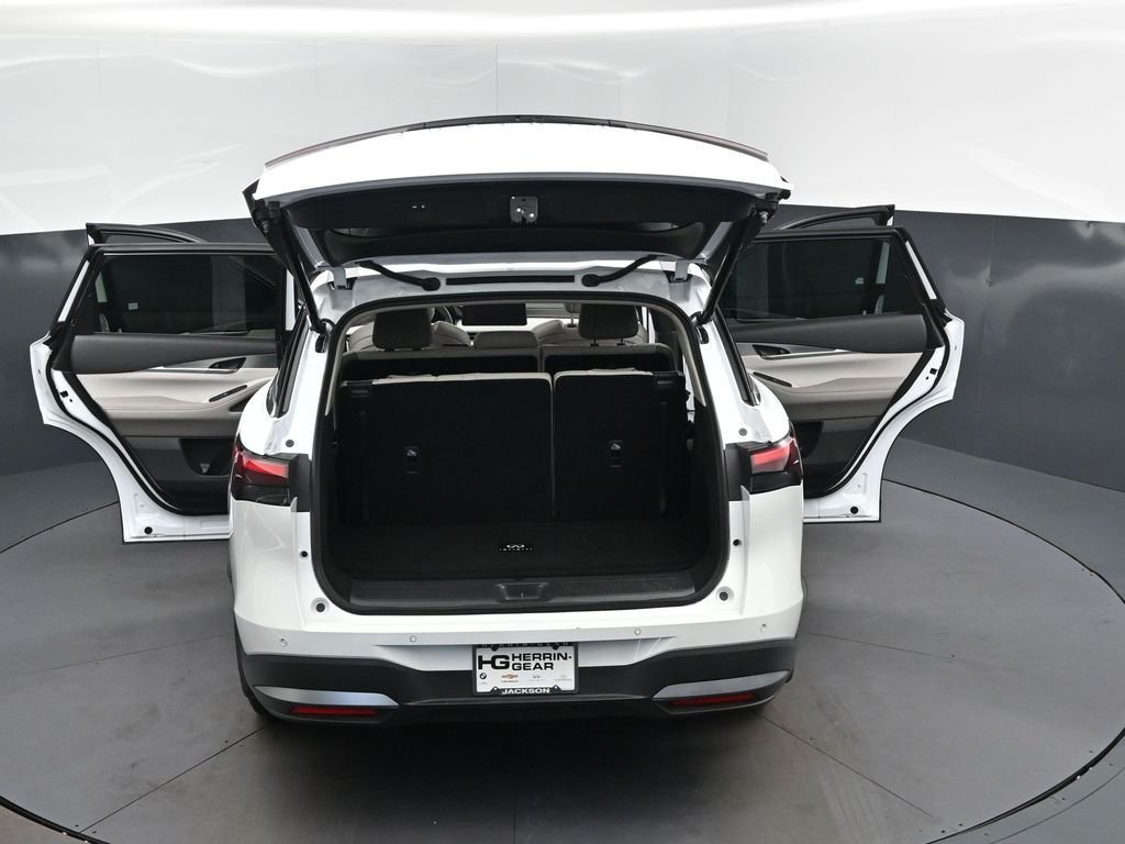 Certified Used 2026 White INFINITI PURE image 49