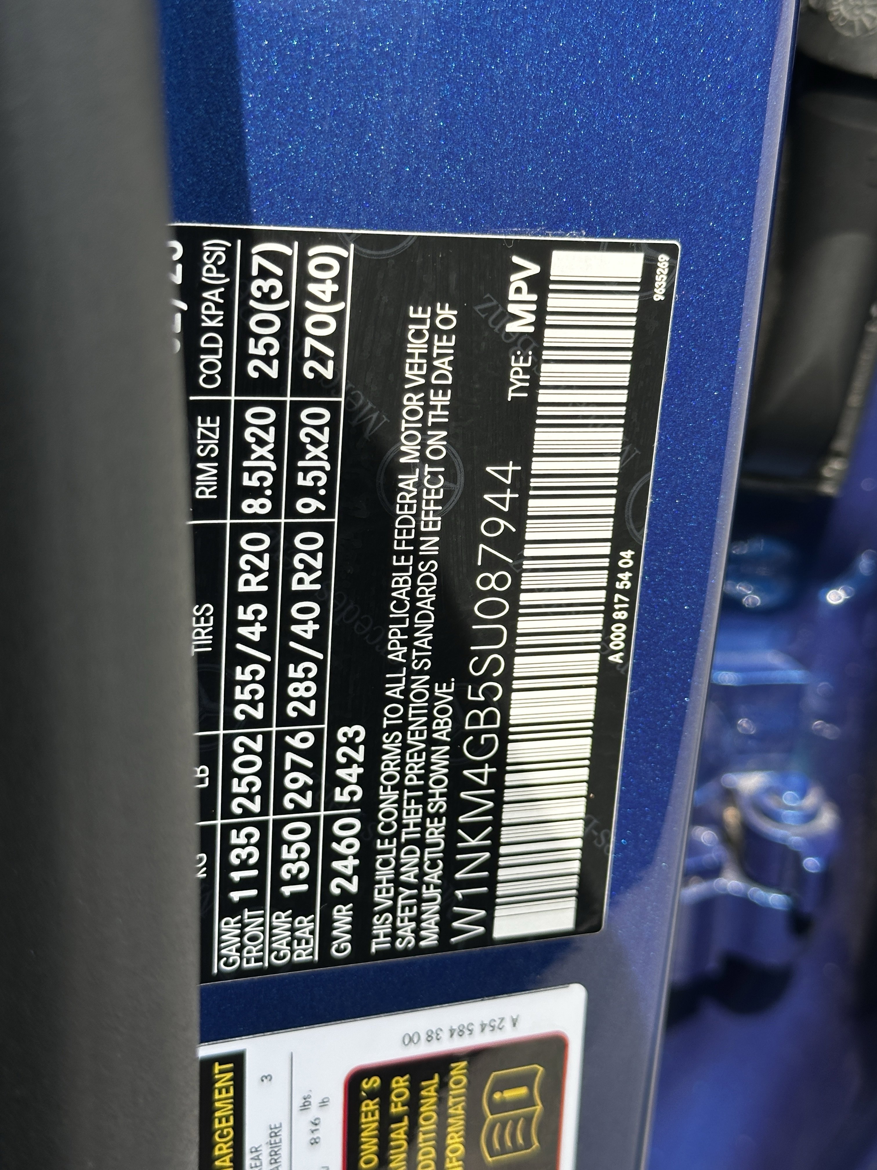 Certified Used 2025 Blue Mercedes-Benz GLC 300 image 36