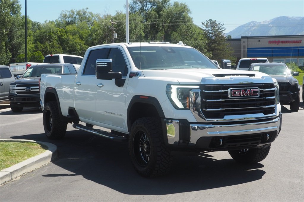 2024 Gmc Sierra HD SLT photo 3