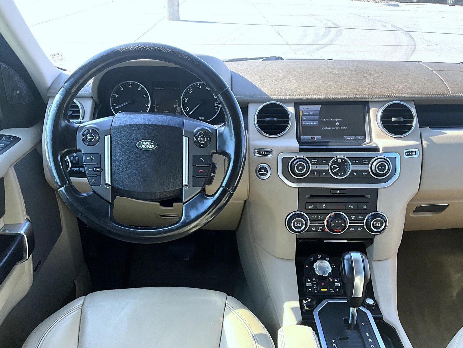 Used 2011 Beige Land Rover V8 image 12