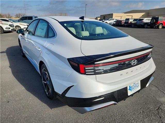 New 2026 Serenity White Hyundai SEL Sport image 3