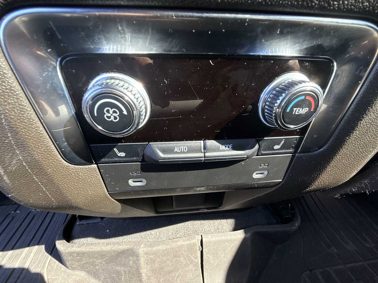 Certified Used 2024 Sterling Metallic GMC SLT image 21