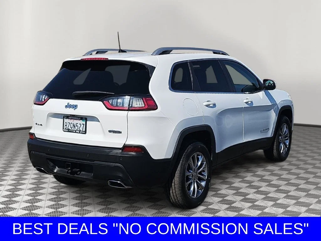 Used 2021 Bright White Clearcoat Jeep Latitude Lux image 3