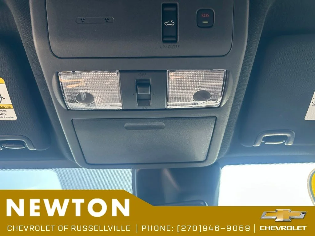 Used 2025 Black Nissan PRO-X image 19