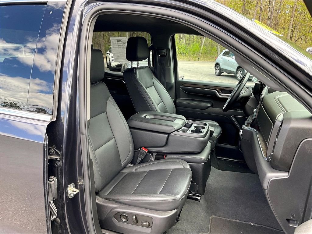 Used 2025 Silver GMC SLT image 11