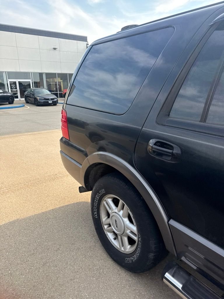 Used 2004 Black Ford XLT image 19