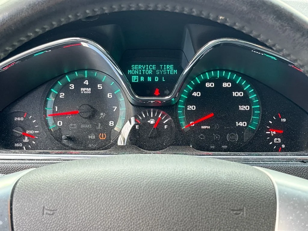 Used 2015 Red Chevrolet 2LT image 21