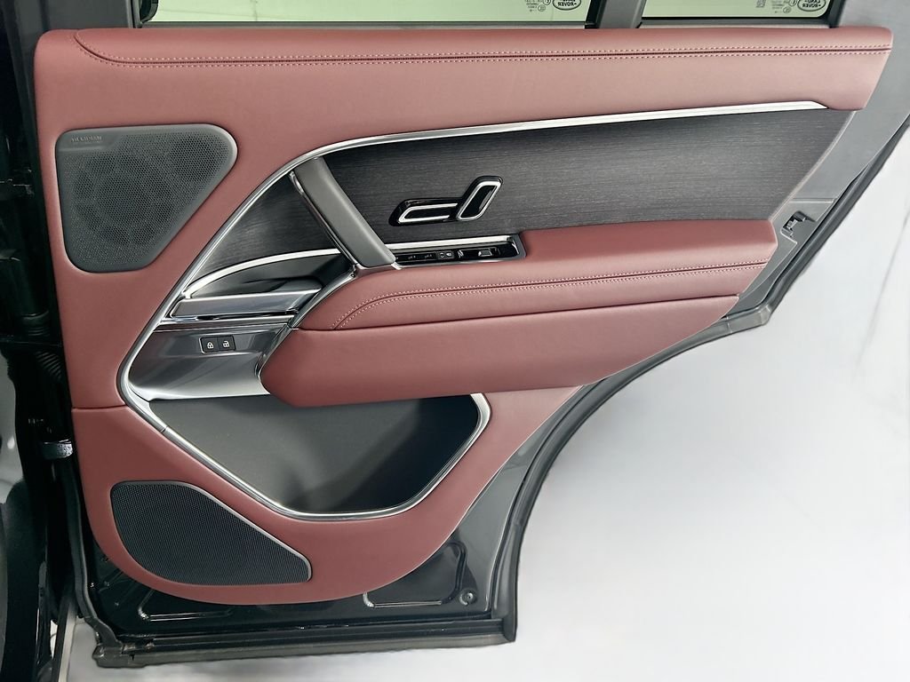 New 2026 Santorini Black Land Rover SE image 26