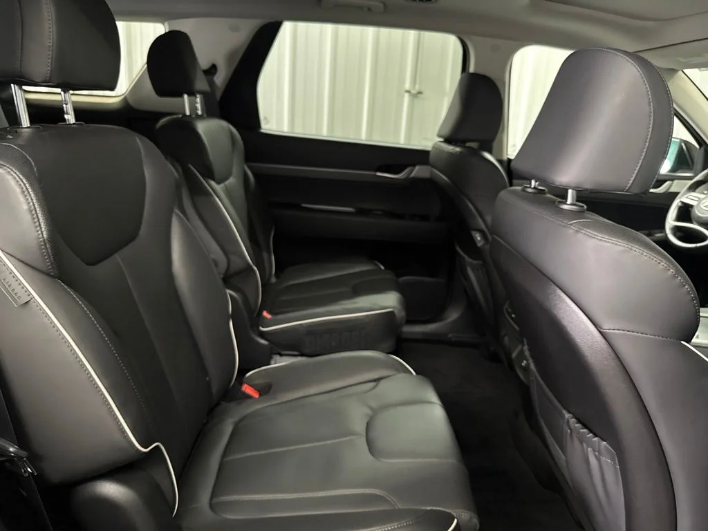 Used 2023 Abyss Black Hyundai XRT image 19