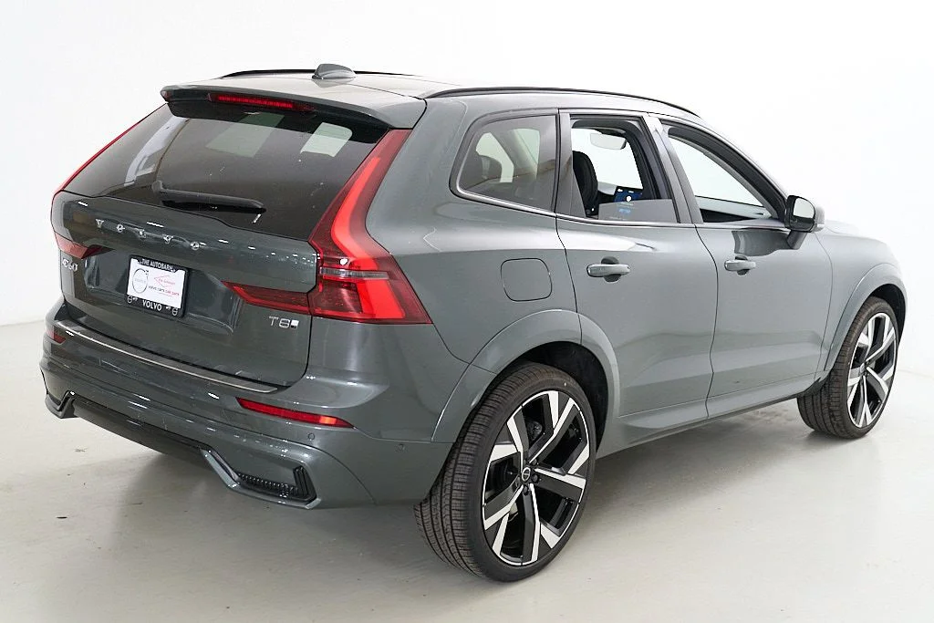 New 2026 Forest Lake Volvo Ultra image 9